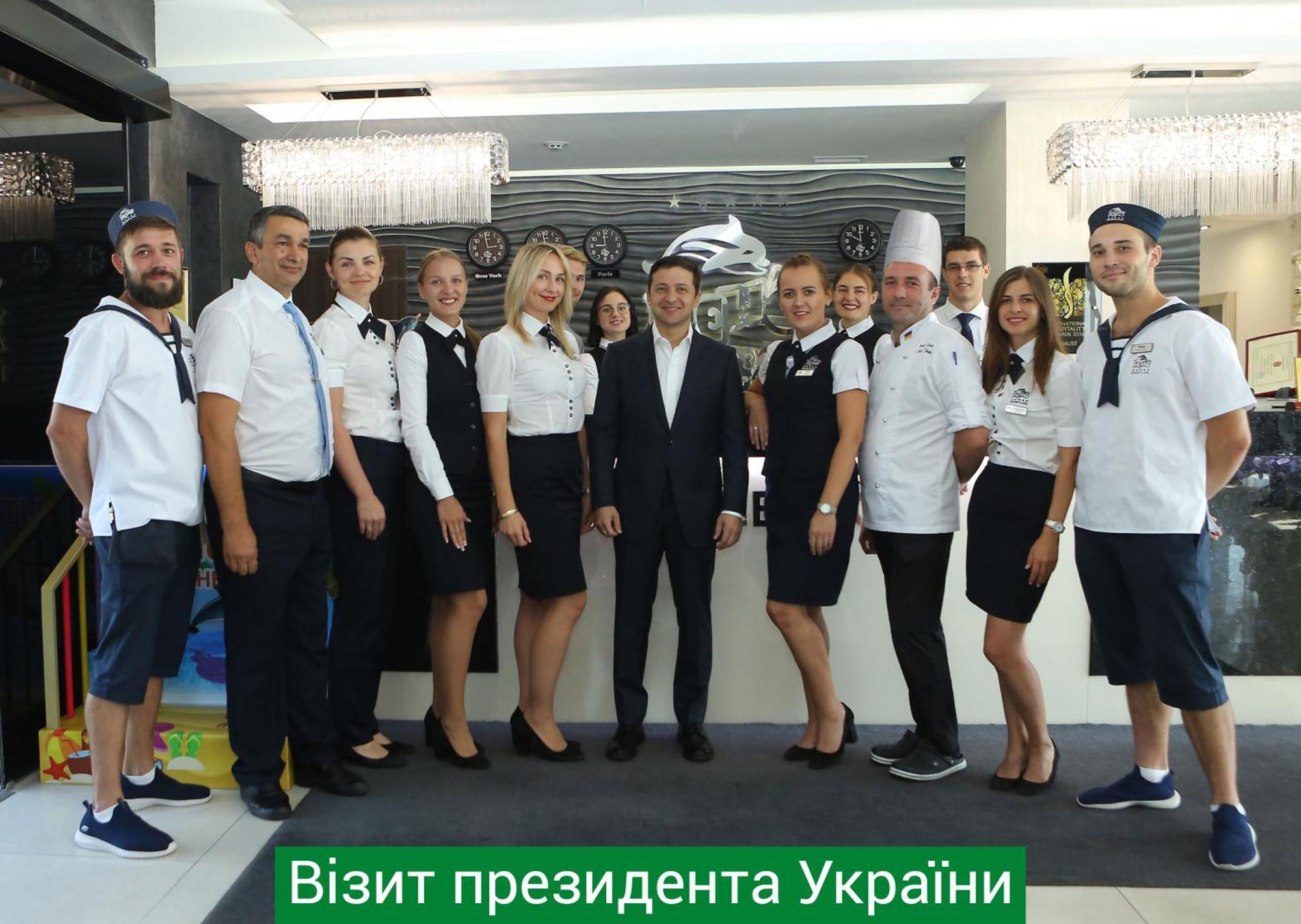Nemo Hotel Resort & Spa Odessa Ngoại thất bức ảnh President of Ukraine Petro Poroshenko with the staff of the President's Office