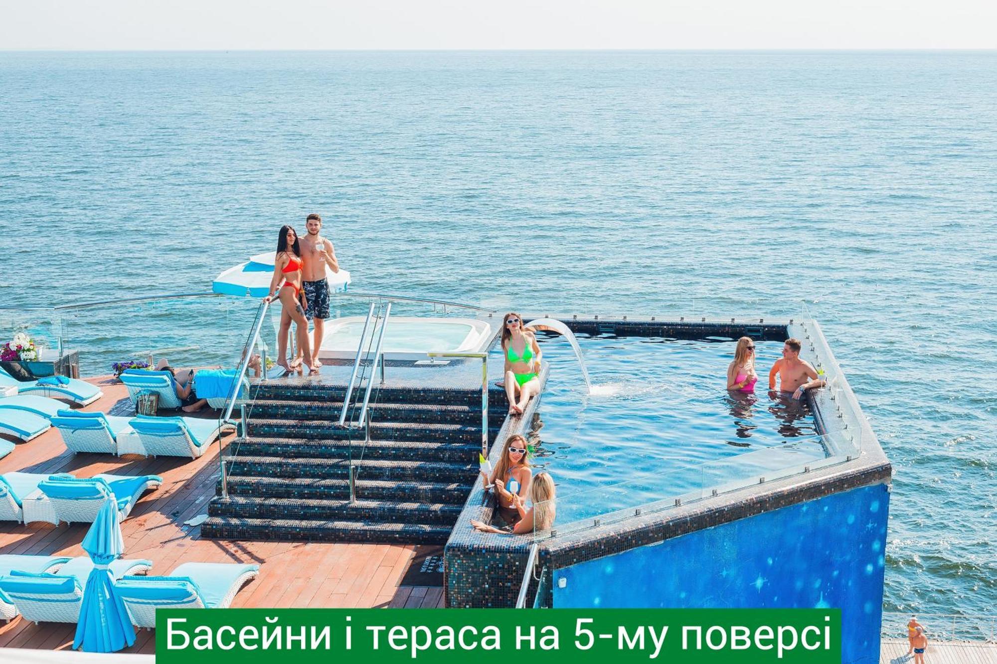 Nemo Hotel Resort & Spa Odessa Ngoại thất bức ảnh Bathing and sunbathing on the 5-meter pier