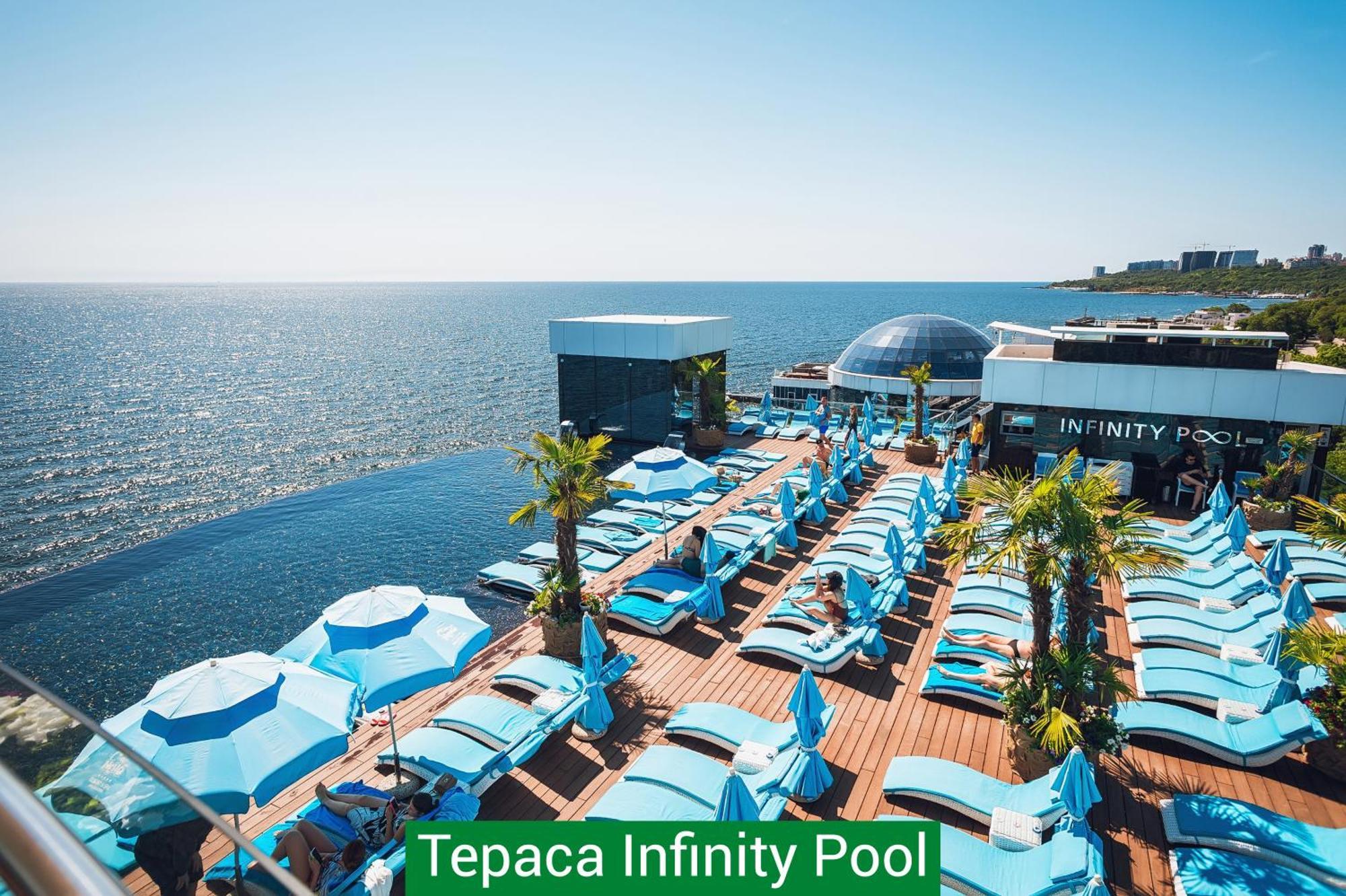 Nemo Hotel Resort & Spa Odessa Ngoại thất bức ảnh Infinity pool