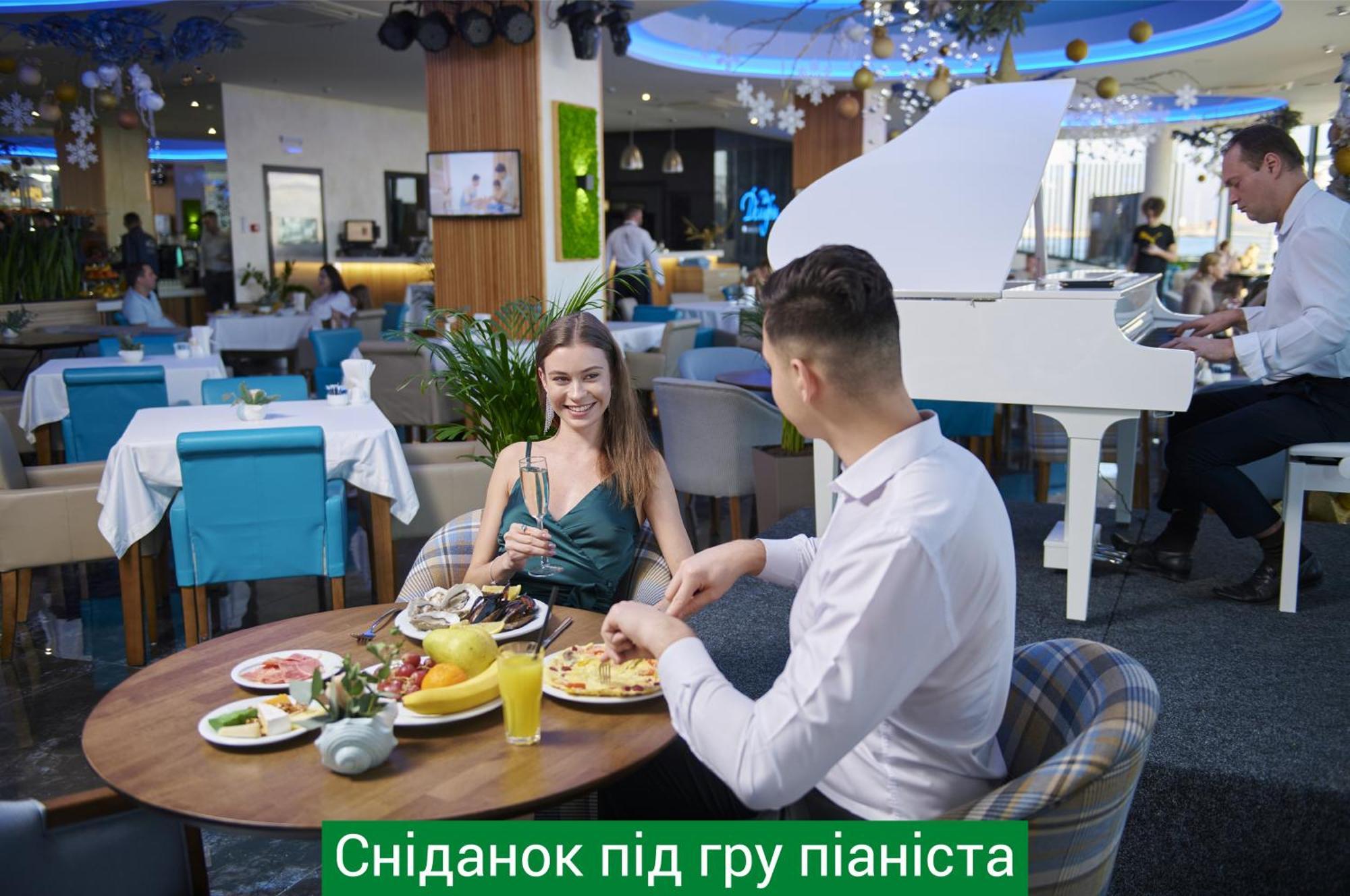 Nemo Hotel Resort & Spa Odessa Ngoại thất bức ảnh Restaurant in the airport